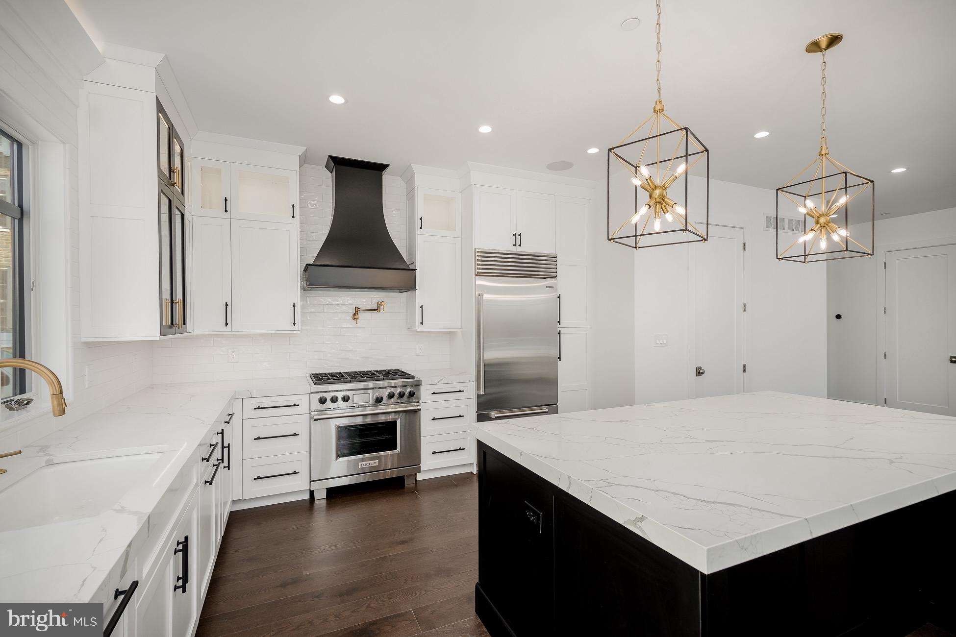 CHESTNUT HILL - Residential
