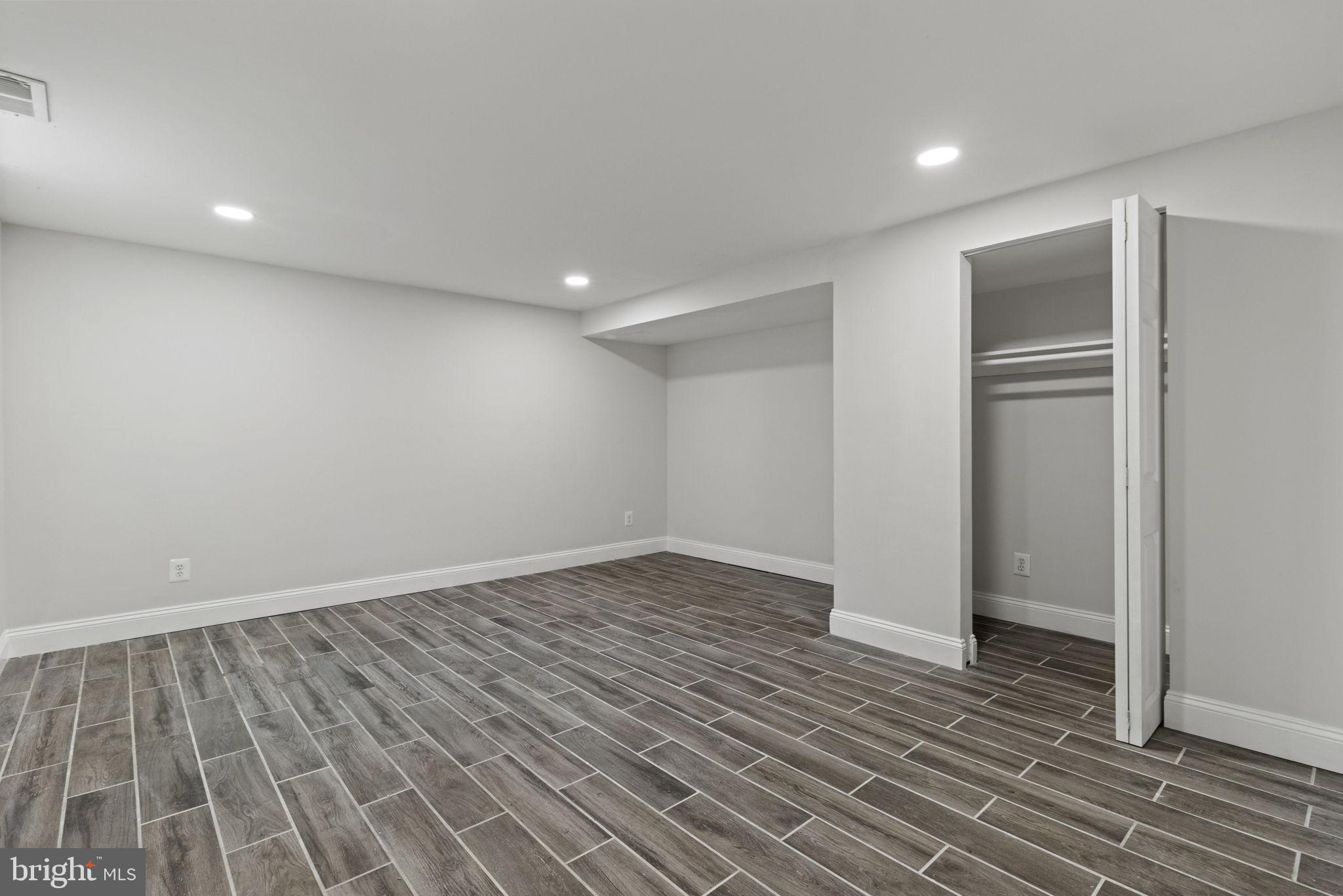 PARKVILLE - Residential