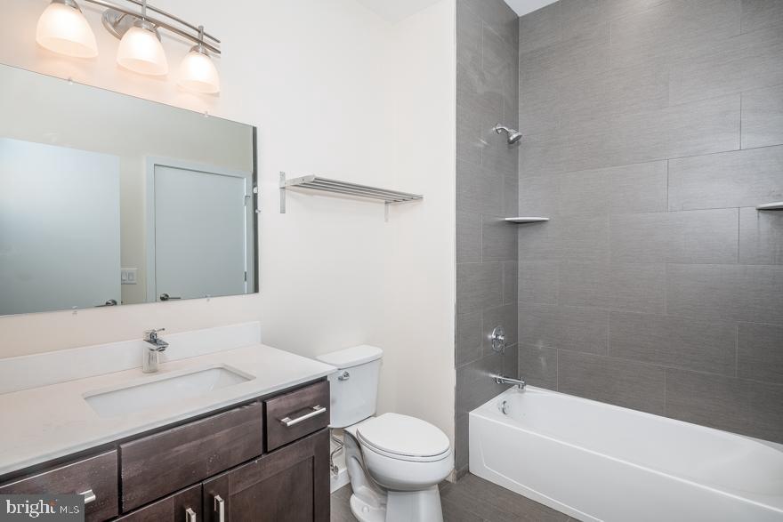 QUEEN VILLAGE - Residential Lease