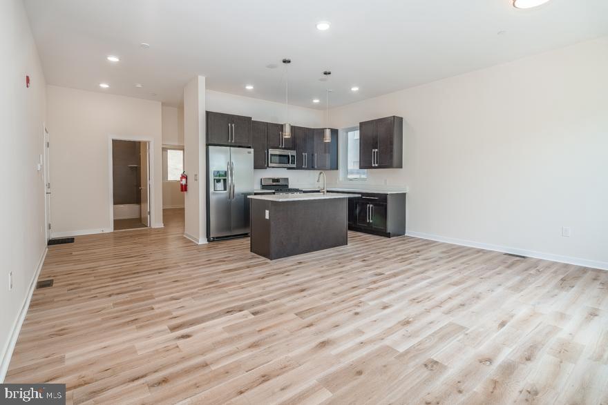 QUEEN VILLAGE - Residential Lease