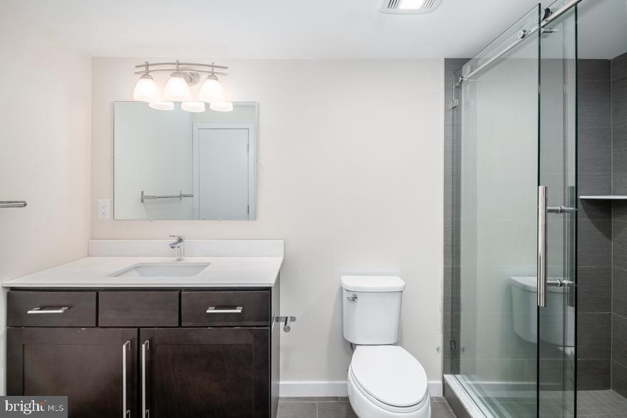 QUEEN VILLAGE - Residential Lease