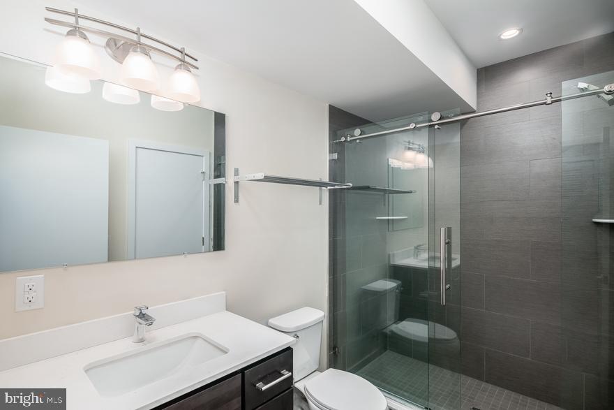 QUEEN VILLAGE - Residential Lease