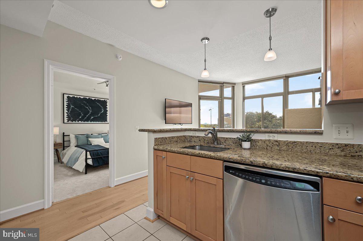 ECLIPSE ON CENTER PARK - Residential