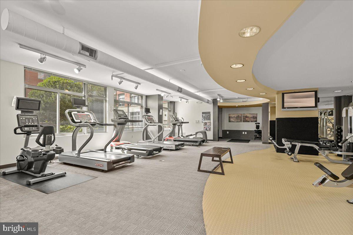 ECLIPSE ON CENTER PARK - Residential