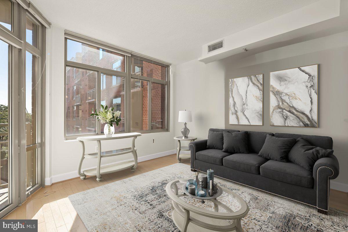 ECLIPSE ON CENTER PARK - Residential