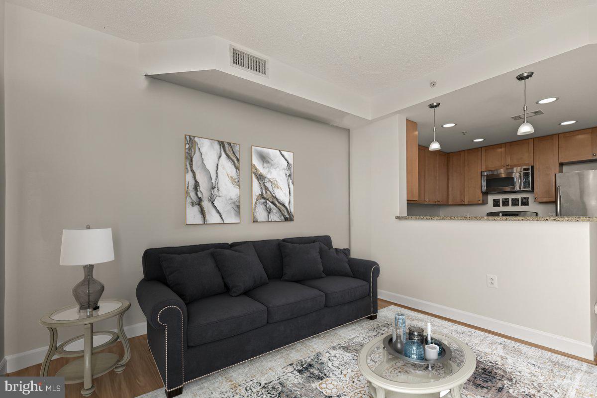 ECLIPSE ON CENTER PARK - Residential