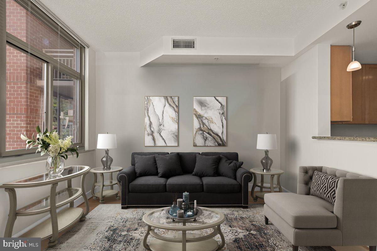 ECLIPSE ON CENTER PARK - Residential