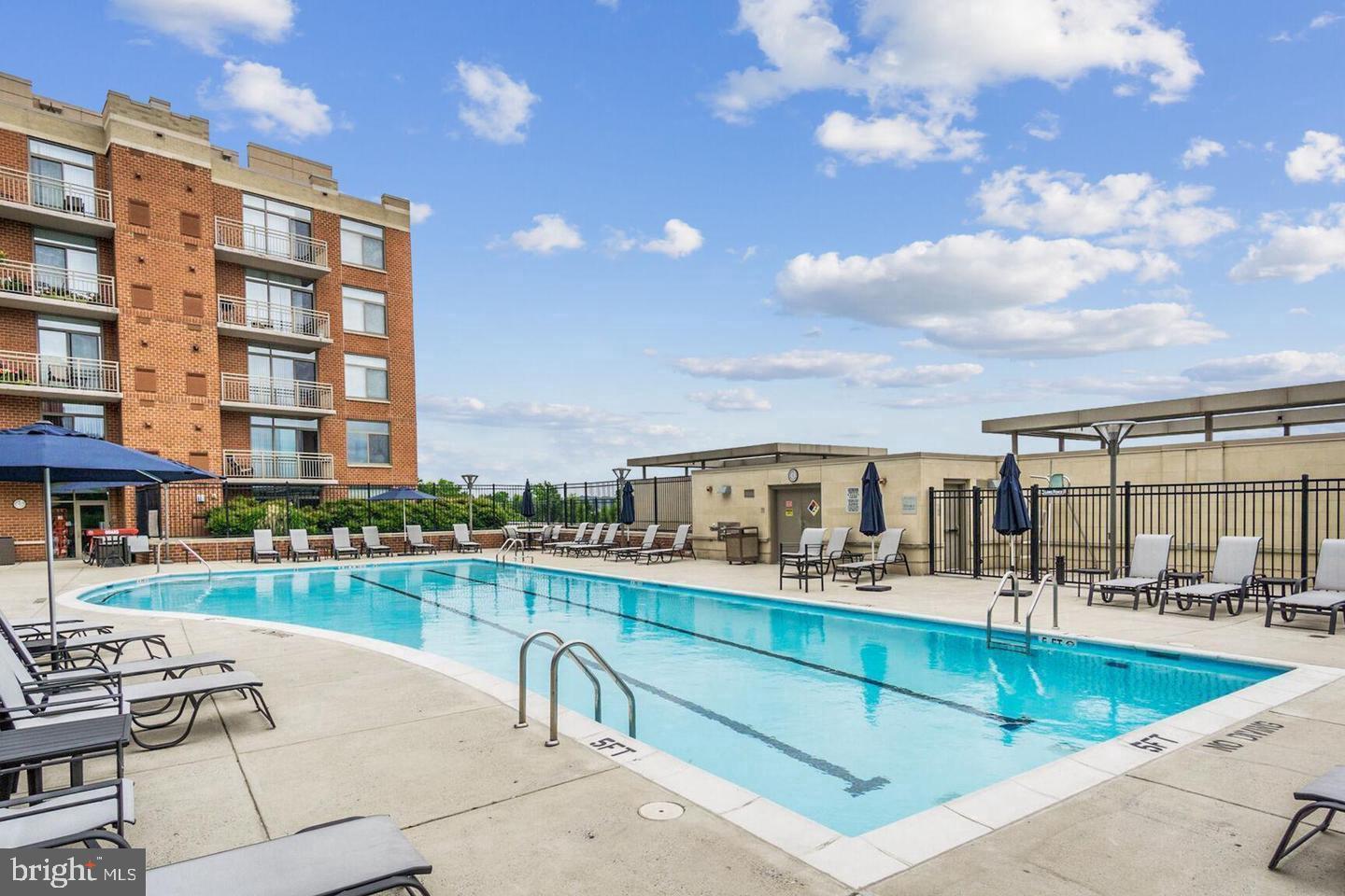 ECLIPSE ON CENTER PARK - Residential