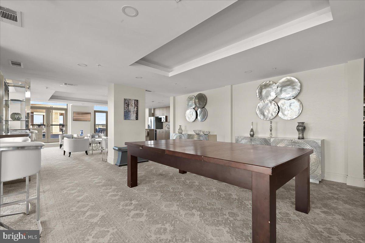 ECLIPSE ON CENTER PARK - Residential