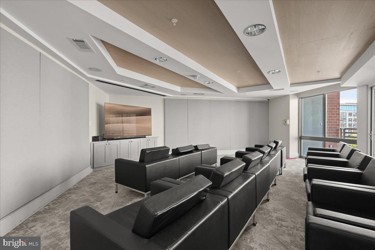 ECLIPSE ON CENTER PARK - Residential