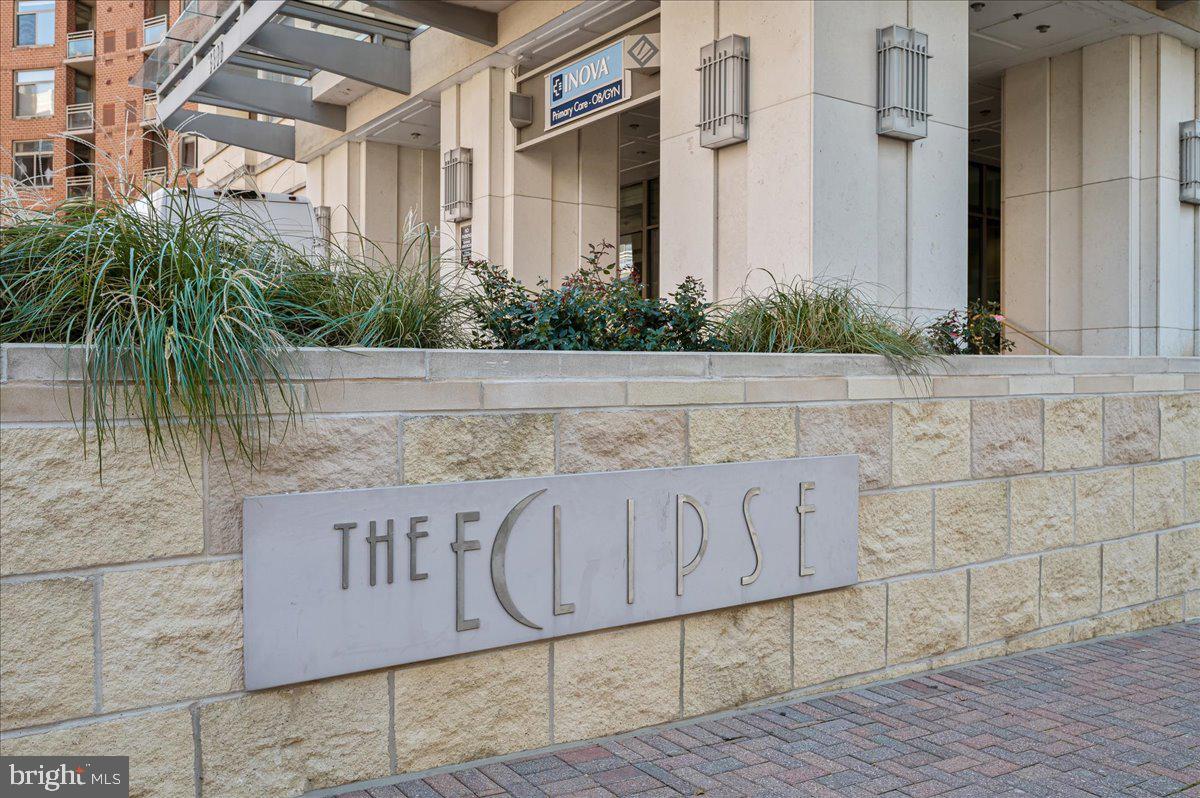 ECLIPSE ON CENTER PARK - Residential