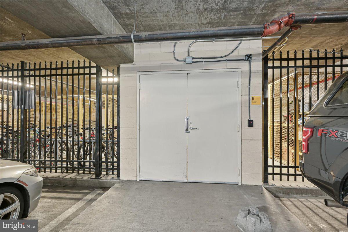 ECLIPSE ON CENTER PARK - Residential