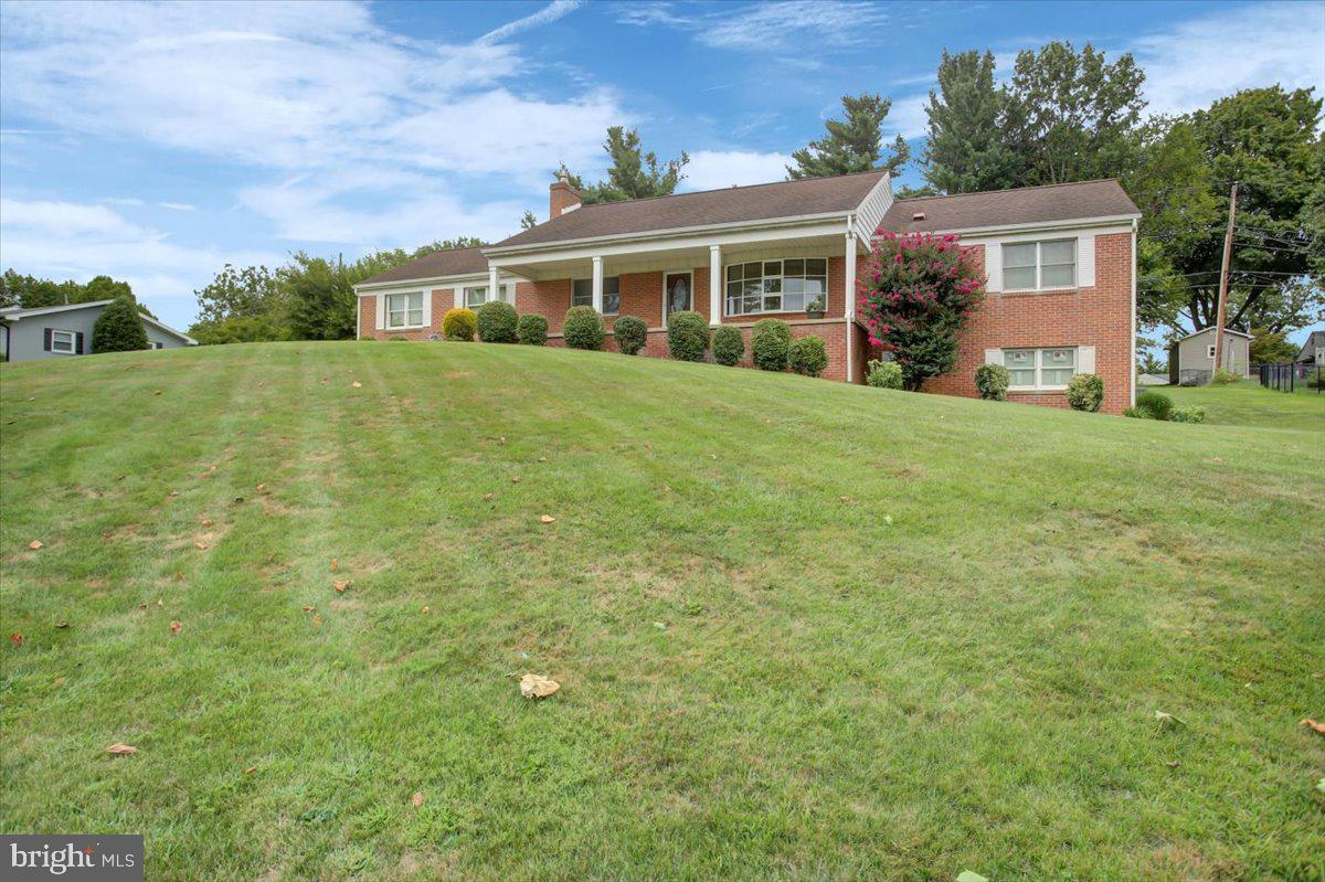 349 BRIAR LANE