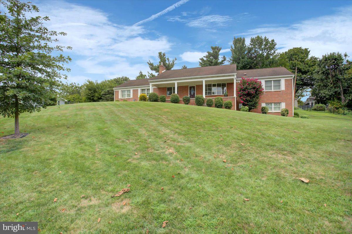 349 BRIAR LANE
