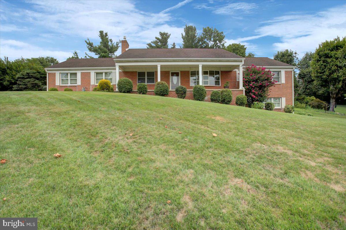 349 BRIAR LANE