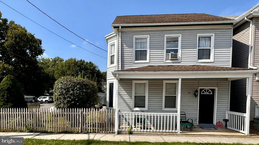 Photo of 32 N York Street, ETTERS, PA 17319 (MLS # PAYK2089924)