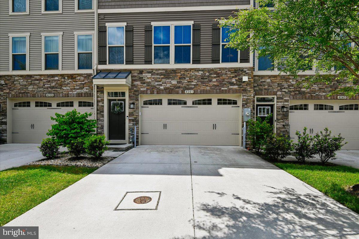 PONDVIEW - Residential
