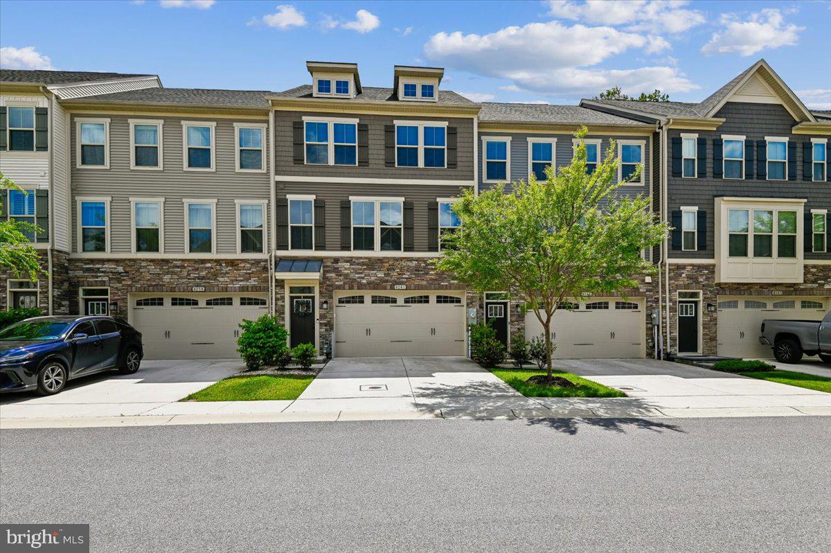 PONDVIEW - Residential