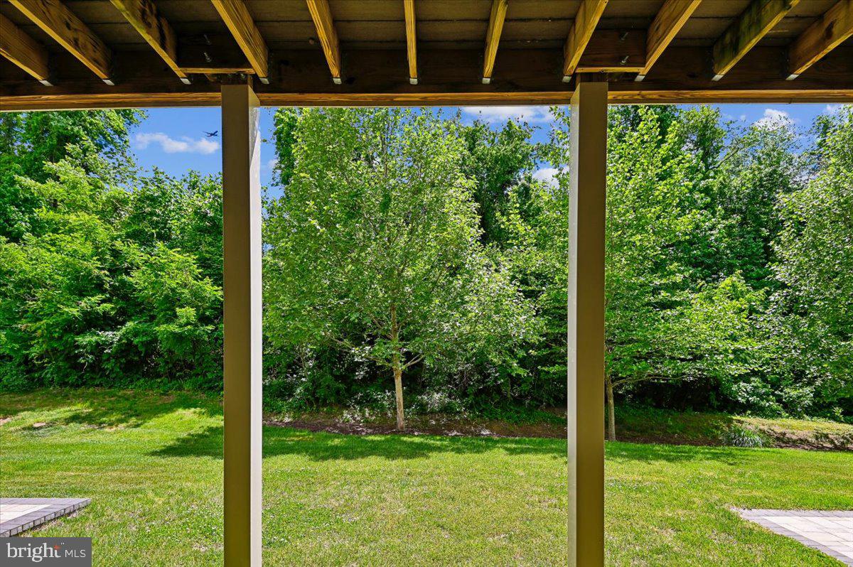 PONDVIEW - Residential