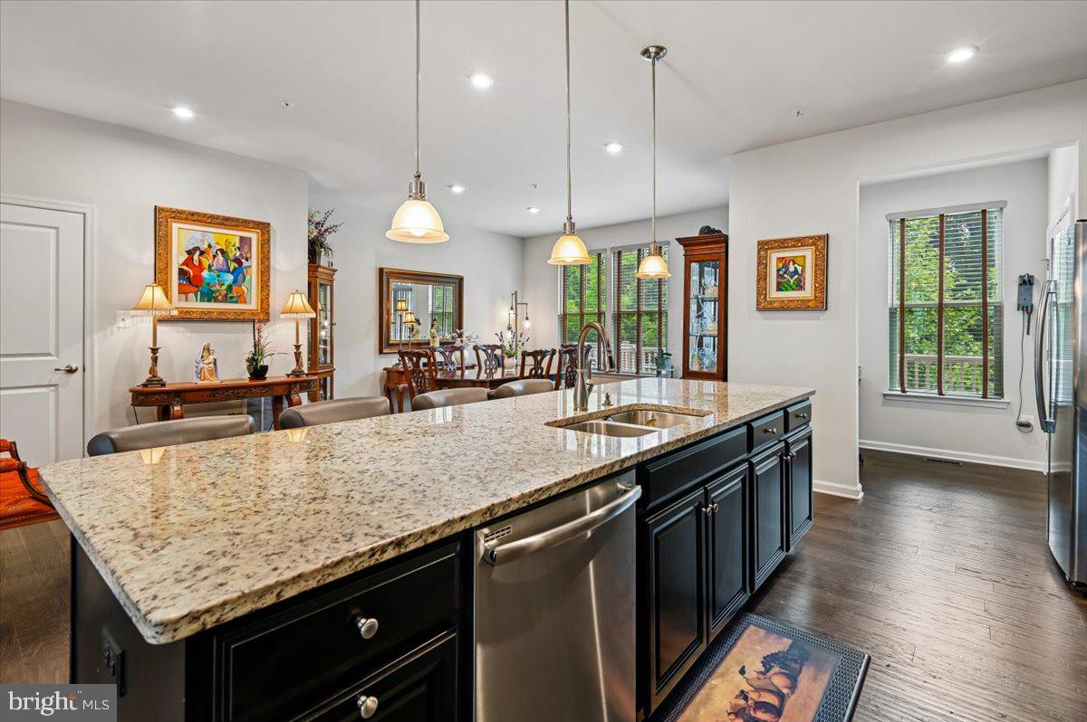 PONDVIEW - Residential