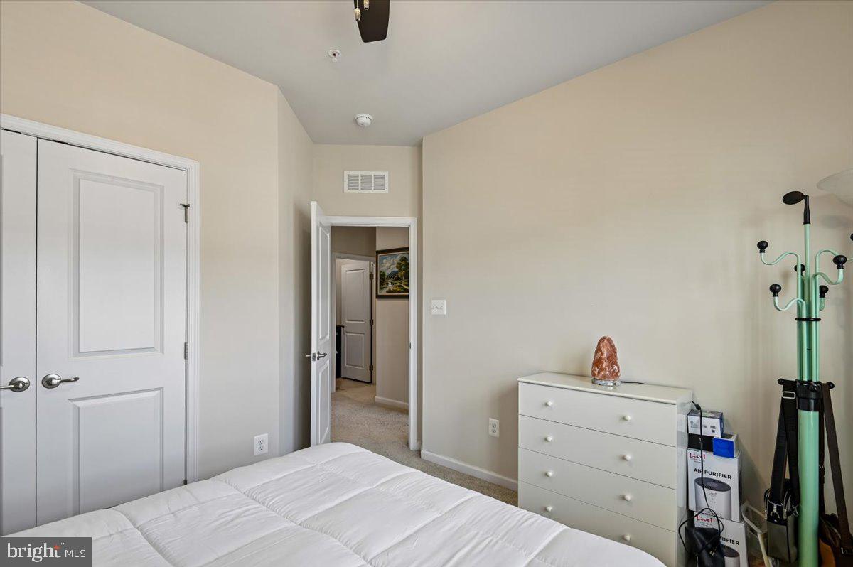 PONDVIEW - Residential