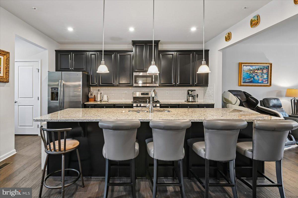 PONDVIEW - Residential