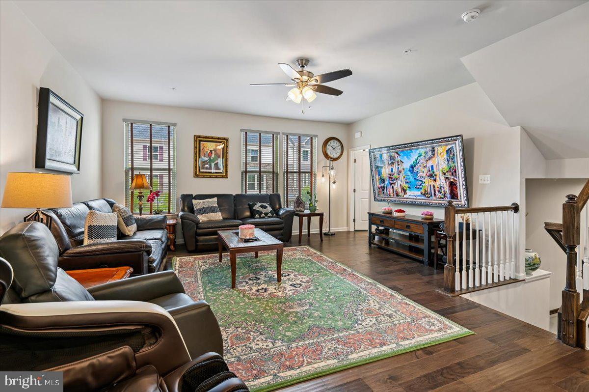 PONDVIEW - Residential