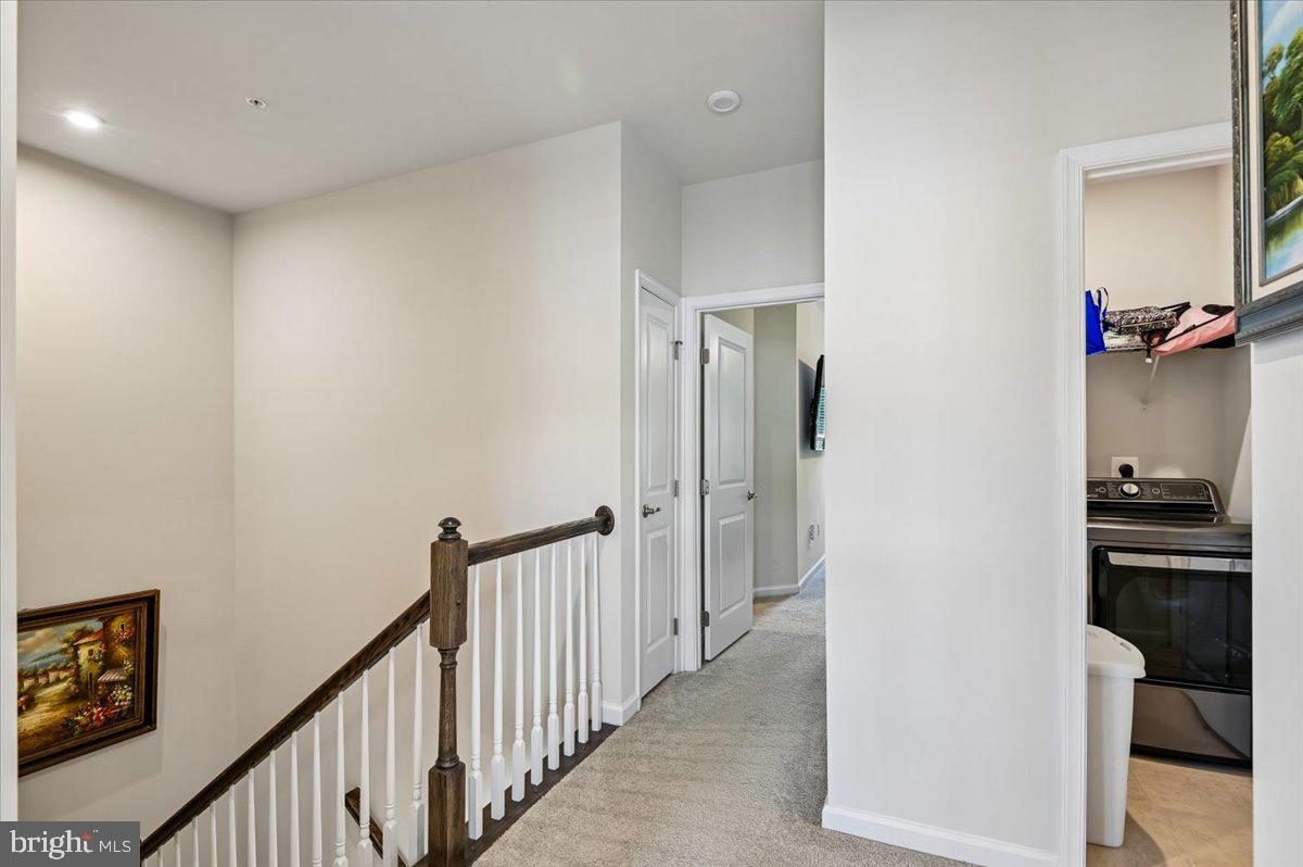 PONDVIEW - Residential