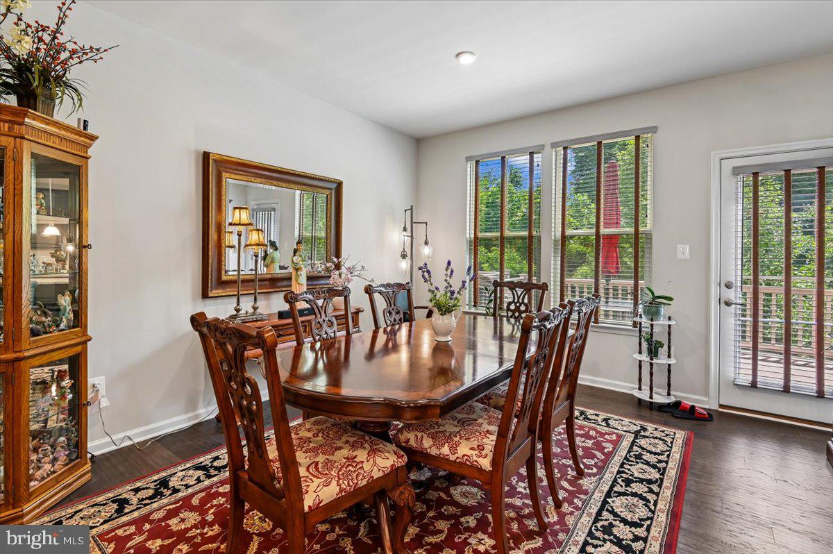 PONDVIEW - Residential