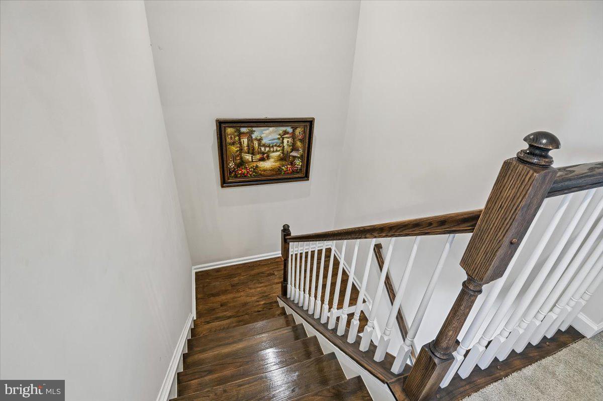 PONDVIEW - Residential