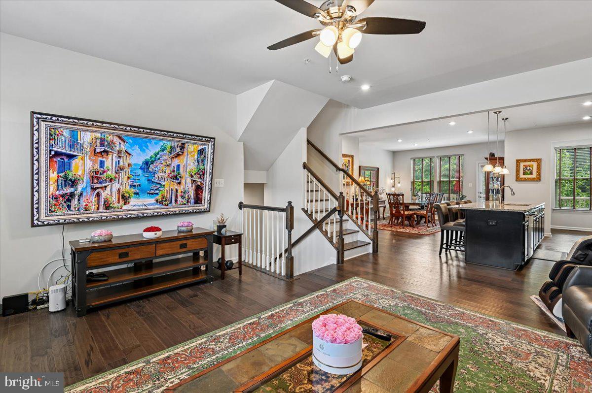 PONDVIEW - Residential