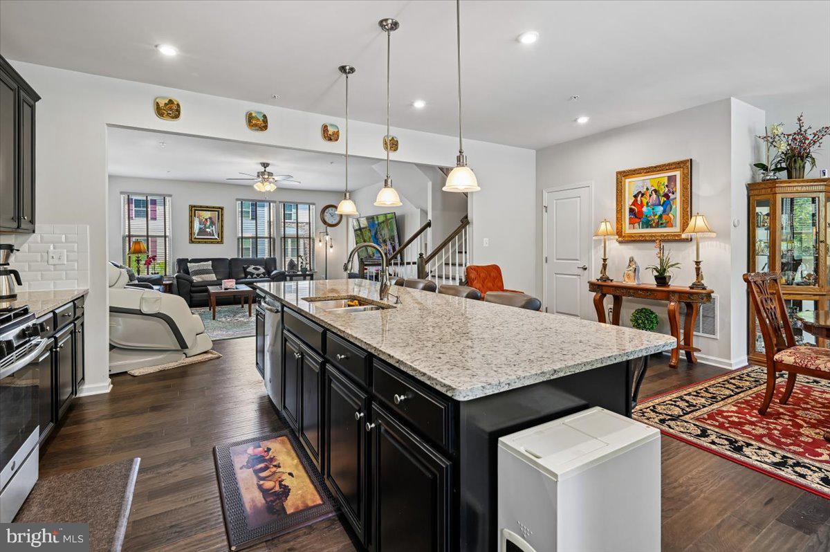 PONDVIEW - Residential