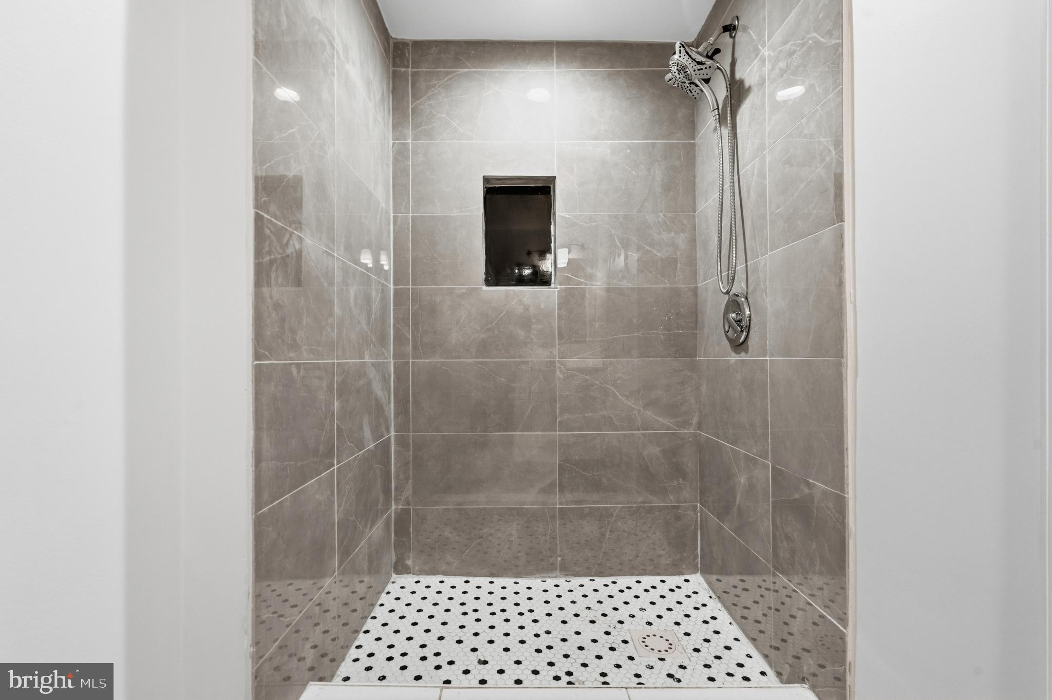 FARMINGTON HEIGHTS - Residential