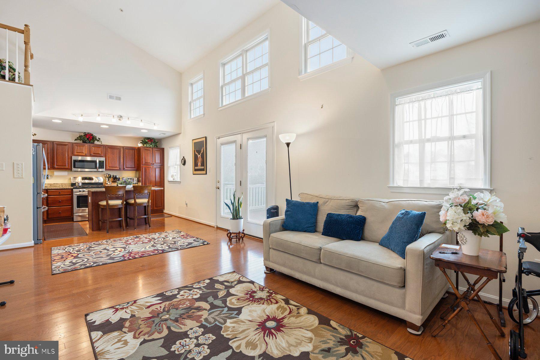 GOLDEN VIEW - Residential