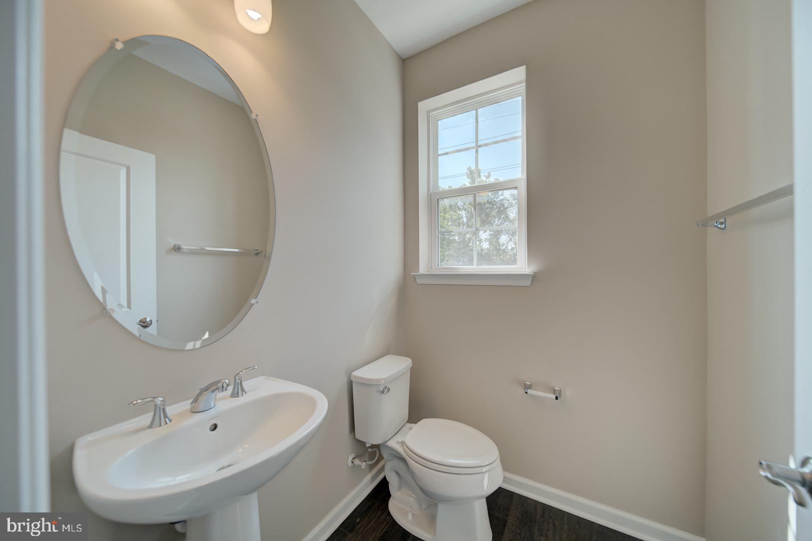 METRO POINTE - Residential