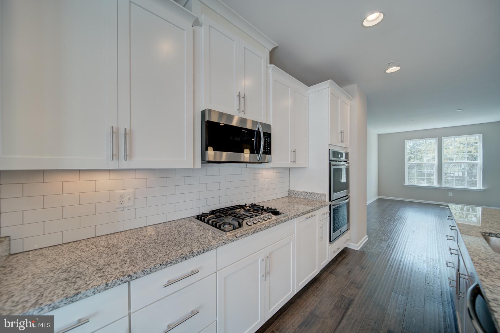 METRO POINTE - Residential