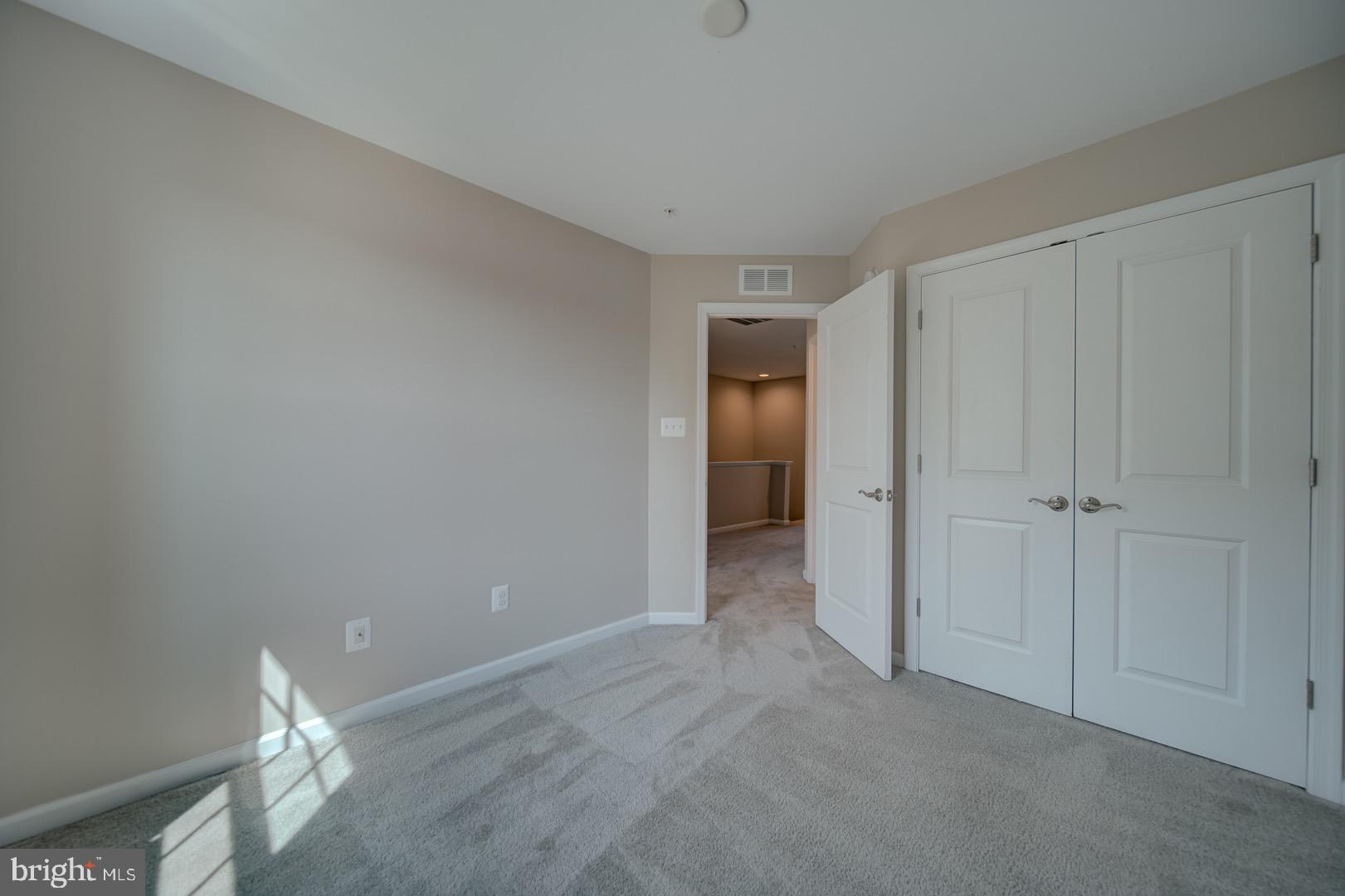 METRO POINTE - Residential