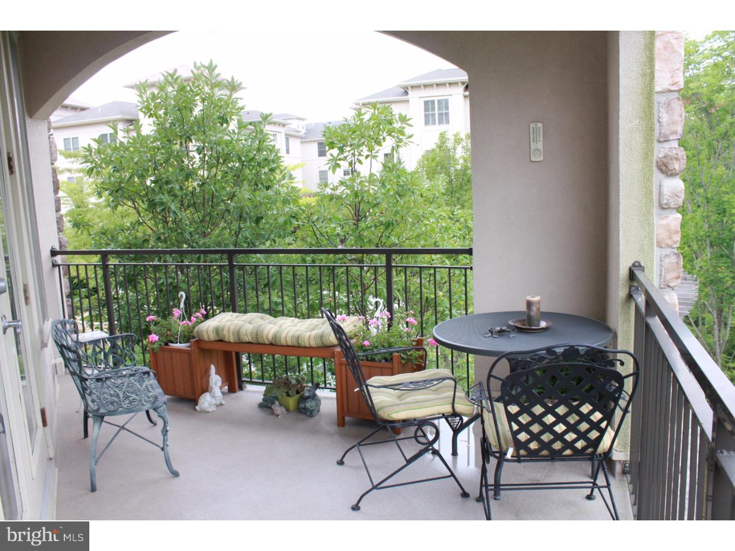 TERRAZZA NEWTOWN SQR - Residential