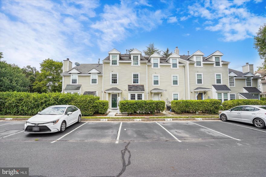 3 LEVEL TH in Centreville near I-66, RT 28 & RT 29!*** HARDWOOD FLOOR on Main Level***KITCHEN opens to Separate DINING ROOM and LIVING ROOM***Main Level WASHER/DRYER and 1/2 BATH!*** LARGE PRIMARY SUITE on Upper Level 1 w/ Separate GROOMING AREA & Full Bath!*** KITCHEN opens to Separate DINING ROOM and LIVING ROOM*** 3rd Floor Loft/Bedroom/Office w/ FULL Bath, CEILING FAN and WALK IN Closet! Swimming Community Pool!