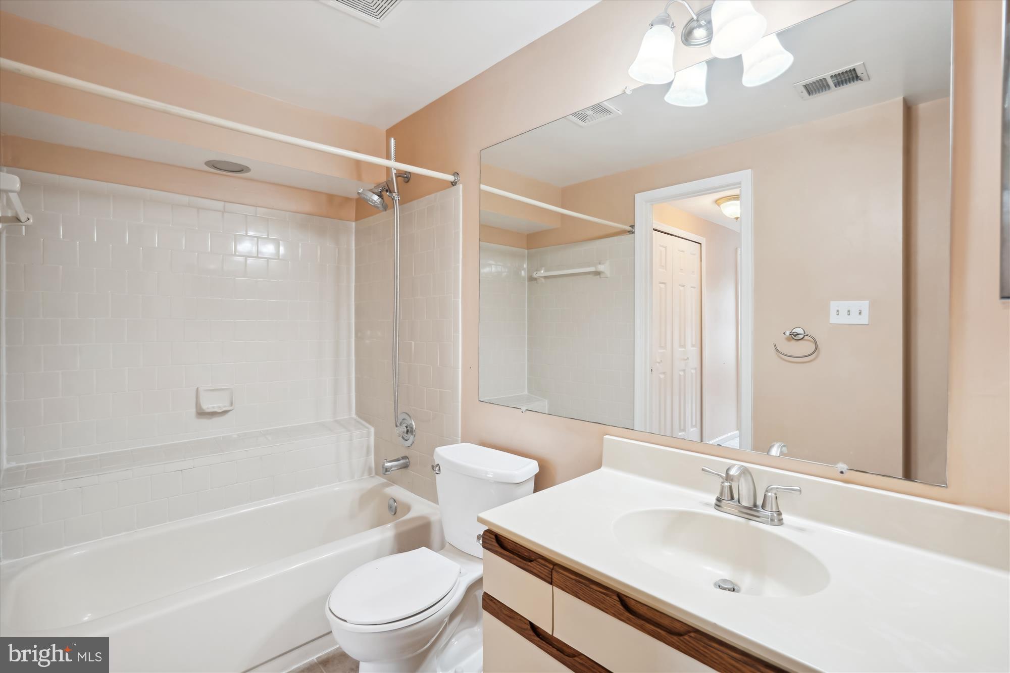 NEWGATE - Residential Lease