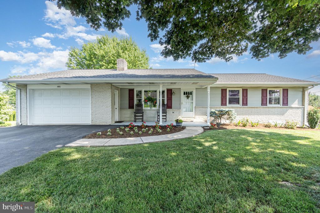 Photo of 401 Myer Terrace, Leola, PA 17540 (MLS # PALA2051724)