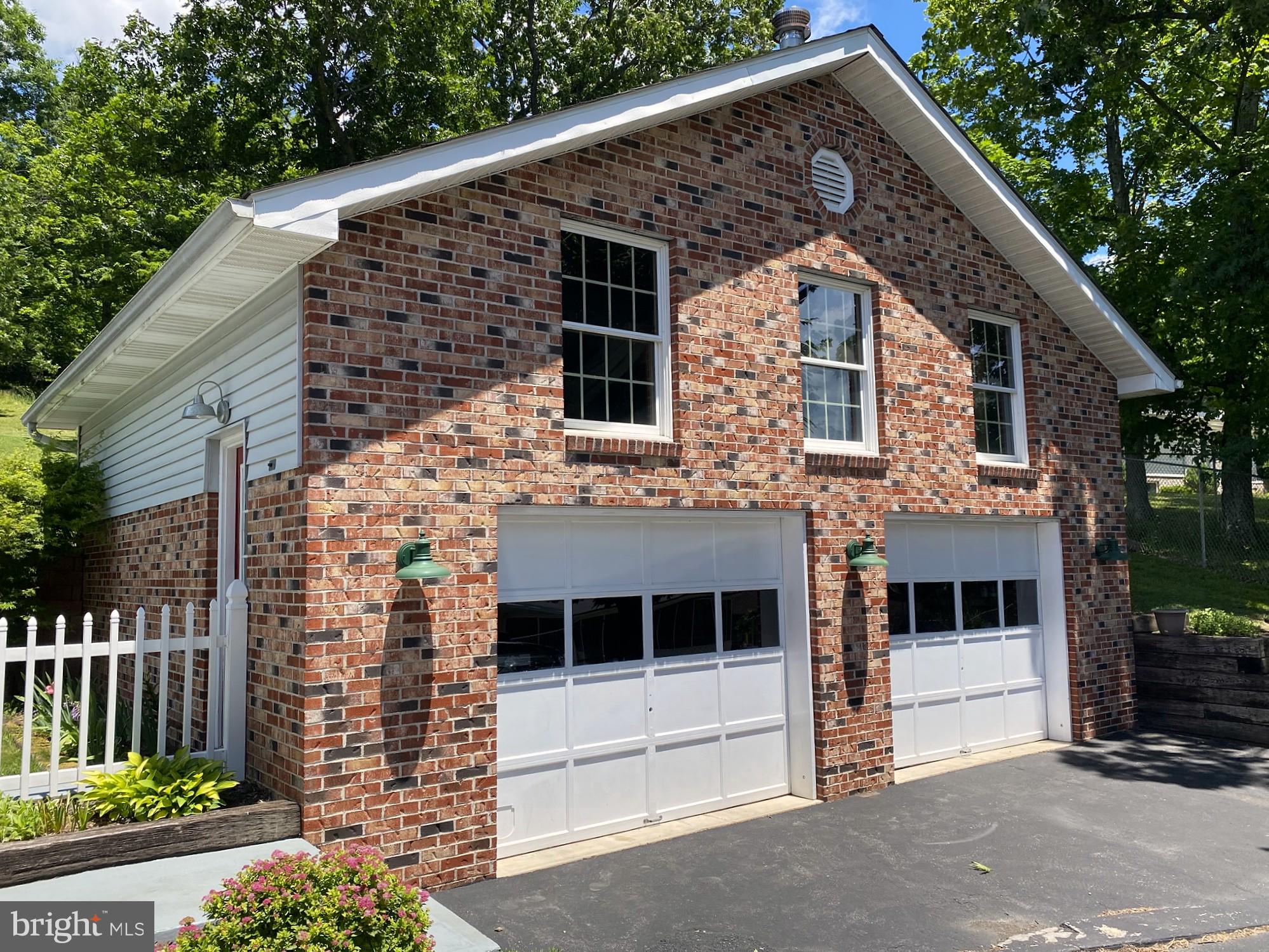 116 KELLEY AVENUE