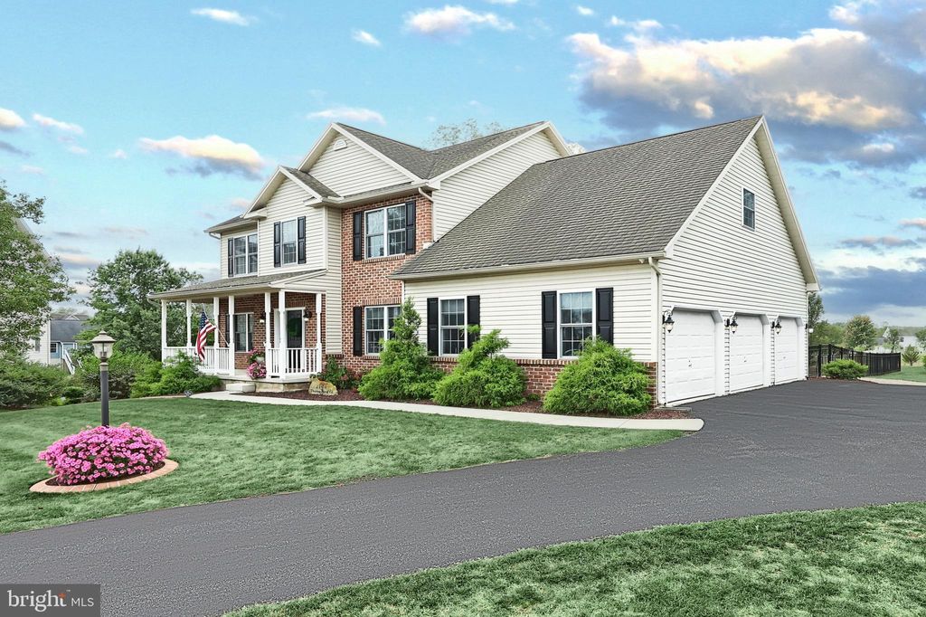 Photo of 2140 Thoroughbred Court, YORK, PA 17408 (MLS # PAYK2090282)