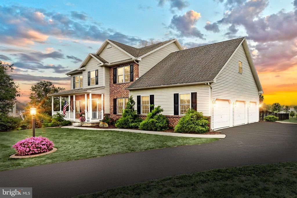 Photo of 2140 Thoroughbred Court, YORK, PA 17408 (MLS # PAYK2090282)