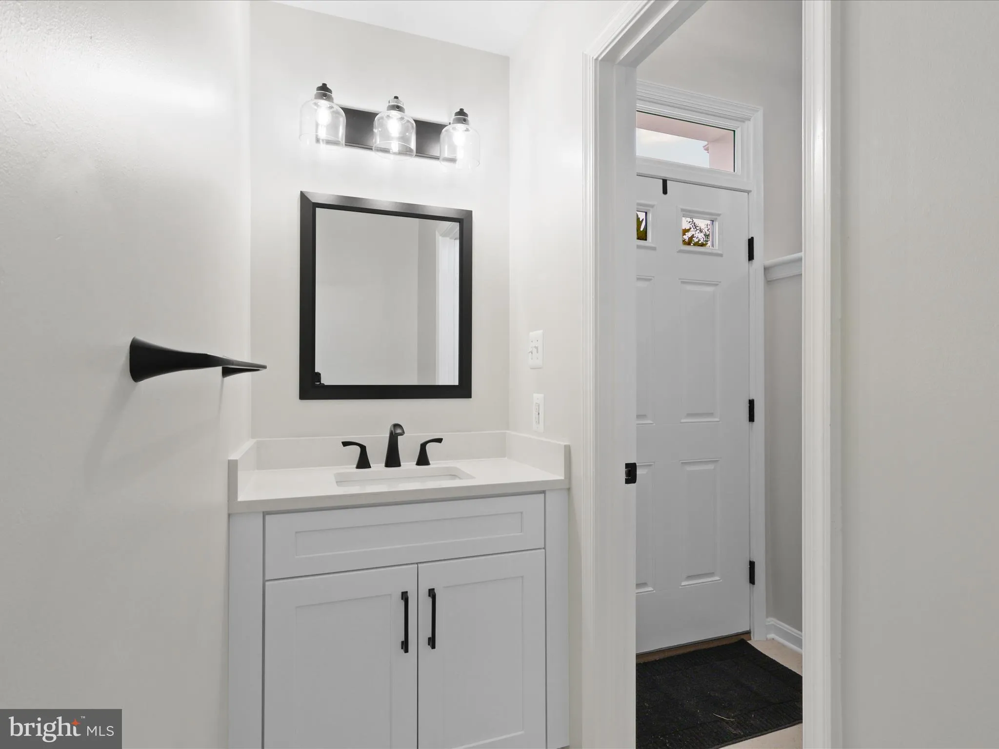 Sterling, Virginia 20164, United States, 4 Bedrooms Bedrooms, ,4 BathroomsBathrooms,Residential,Active,226204