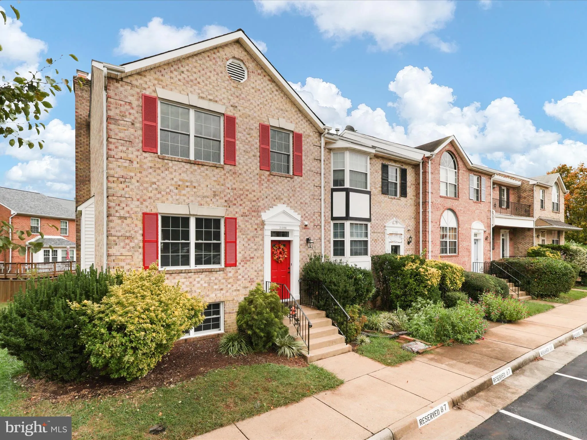 Sterling, Virginia 20164, United States, 4 Bedrooms Bedrooms, ,4 BathroomsBathrooms,Residential,Active,226204