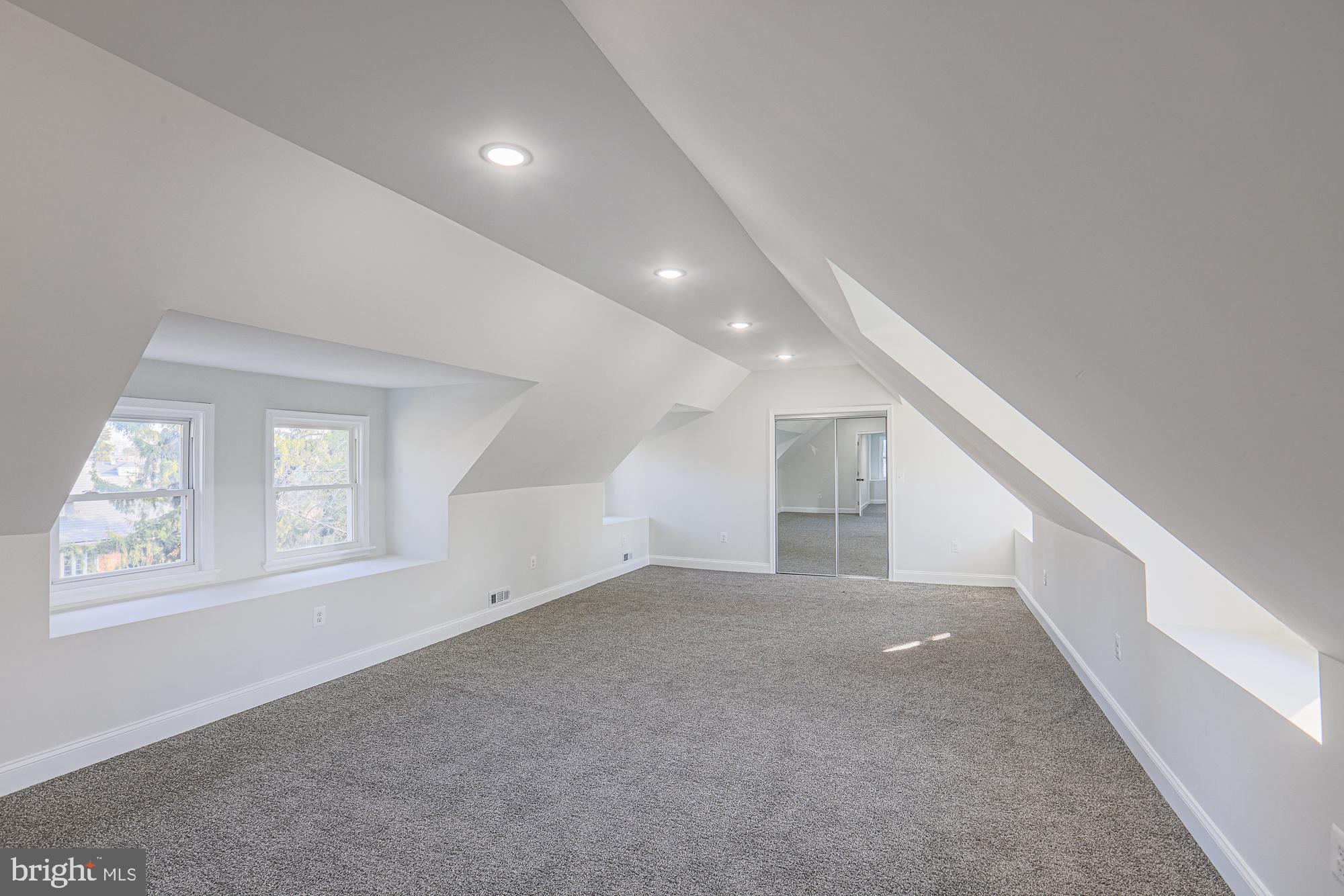 WINDSOR HILLS - Residential