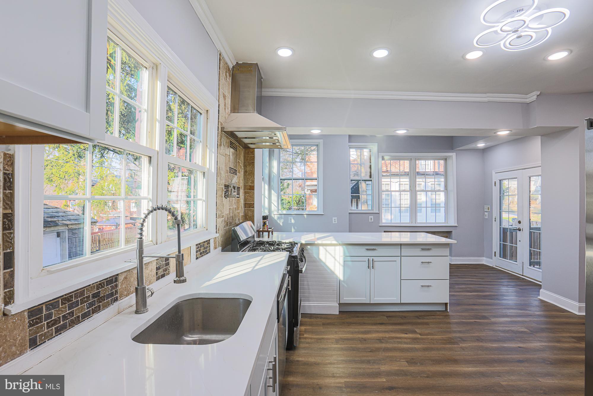 WINDSOR HILLS - Residential