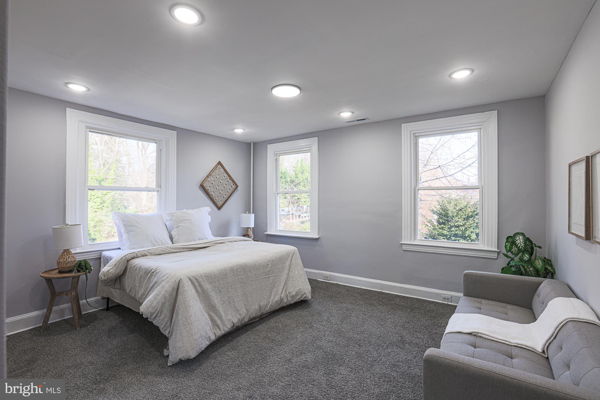 WINDSOR HILLS - Residential