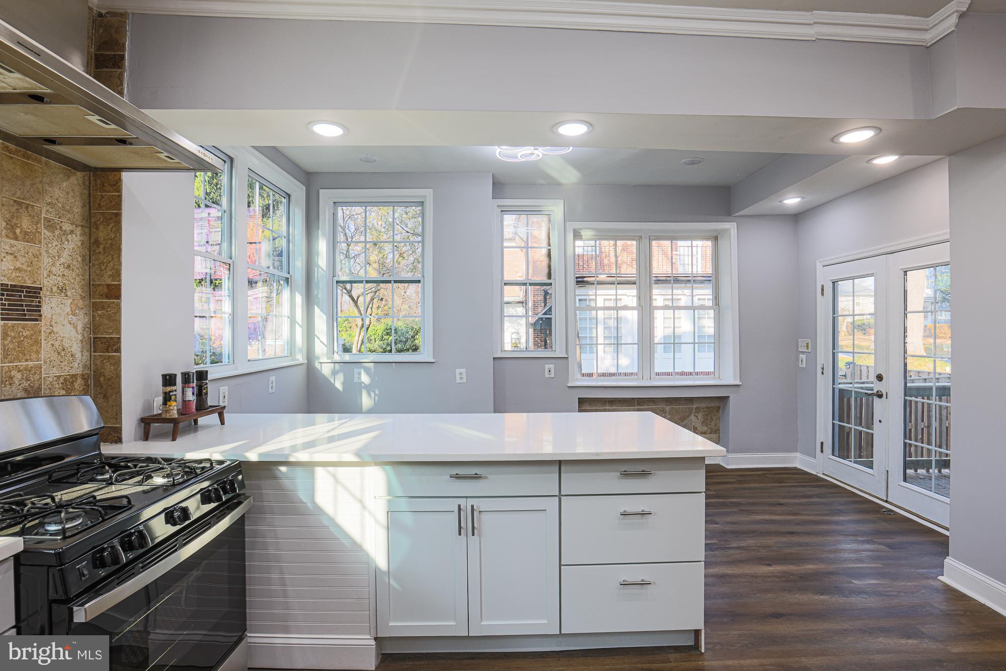 WINDSOR HILLS - Residential